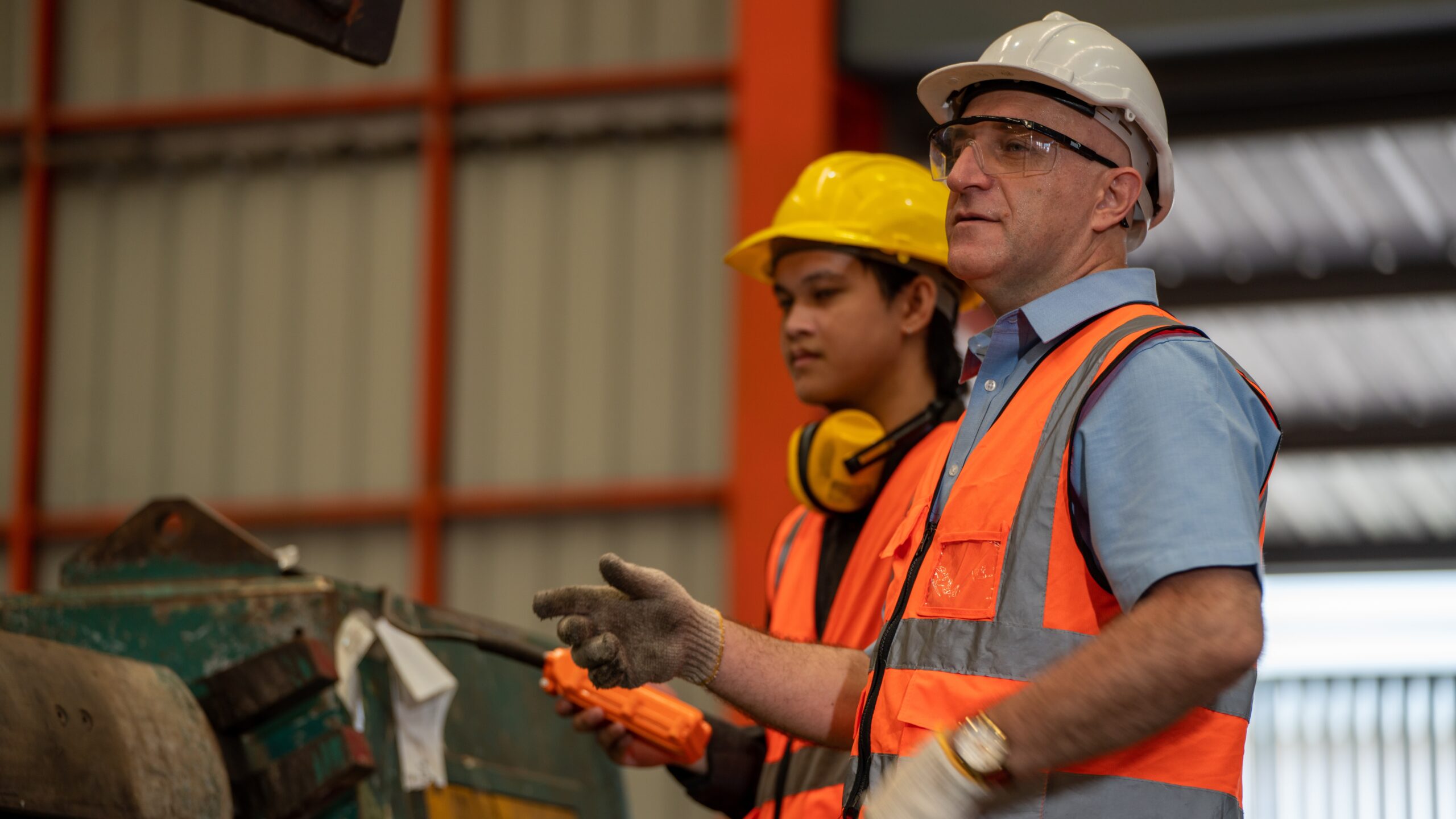 Foreman or worker control Industrial crane Manufacturers Supplie